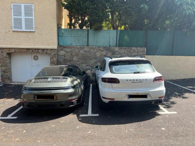 Superbe Appartement Terrasse Et Parking Prive サントロペ エクステリア 写真