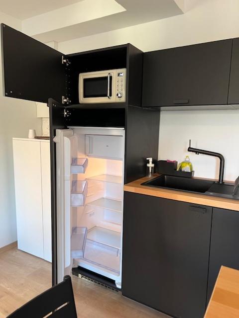 Superbe Appartement Terrasse Et Parking Prive サントロペ エクステリア 写真